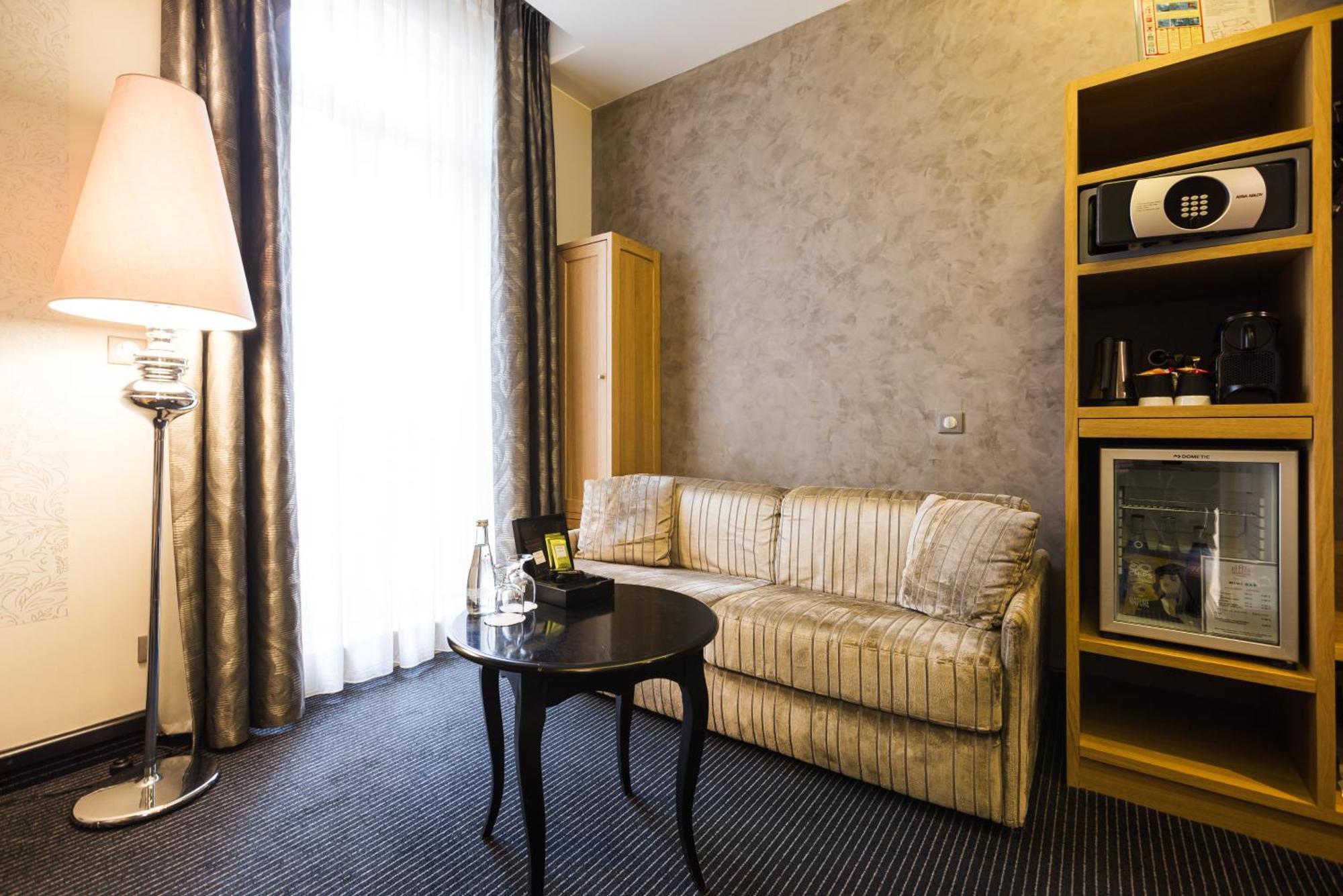 Plaza Madeleine & Hotel 4*